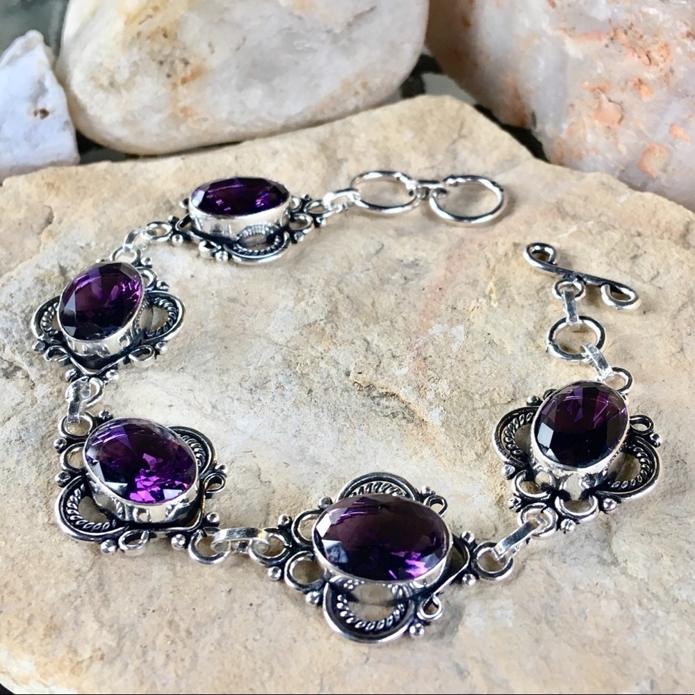 Amethyst glass Victorian style link bracelet NWT - Picture 2 of 4